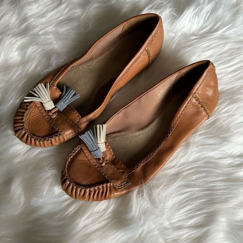Clarks brown moccasins with grey/white tassels